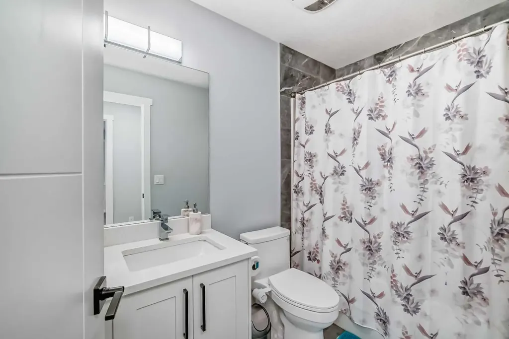 2 Chelsea Bay Chestermere AB T1x 1Z3