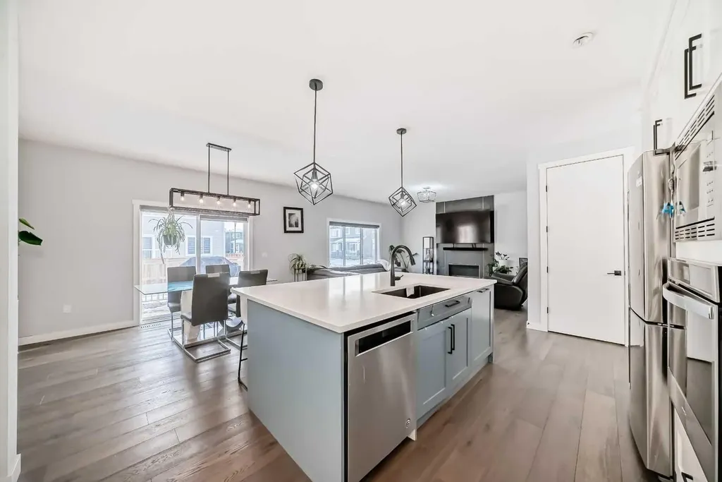 2 Chelsea Bay Chestermere AB T1x 1Z3