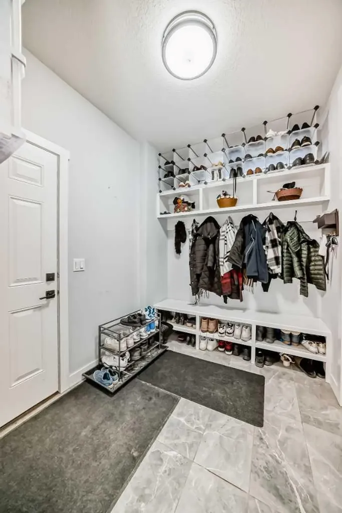 2 Chelsea Bay Chestermere AB T1x 1Z3