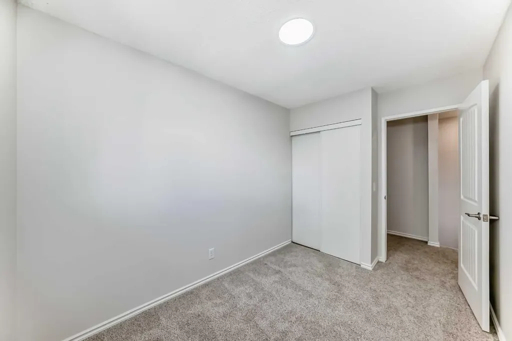 175 Manora Place NE Calgary AB T2A 5P7