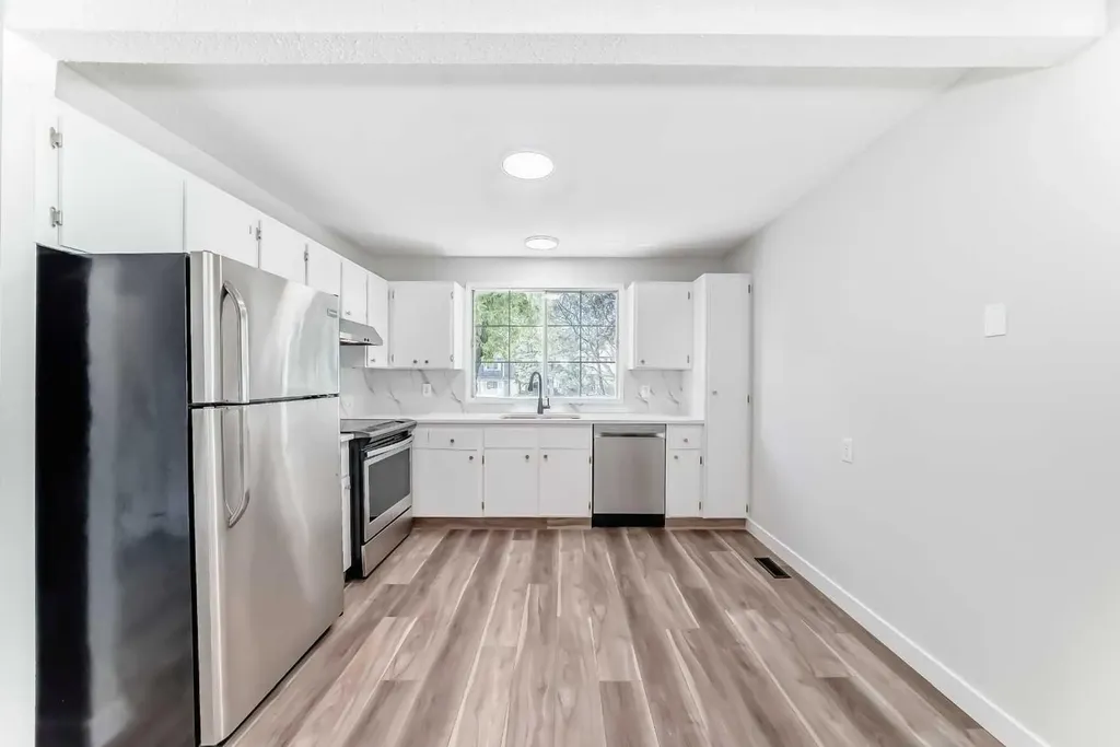 175 Manora Place NE Calgary AB T2A 5P7