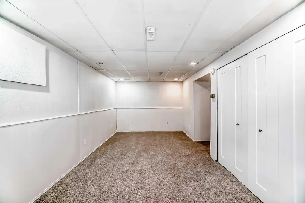 175 Manora Place NE Calgary AB T2A 5P7