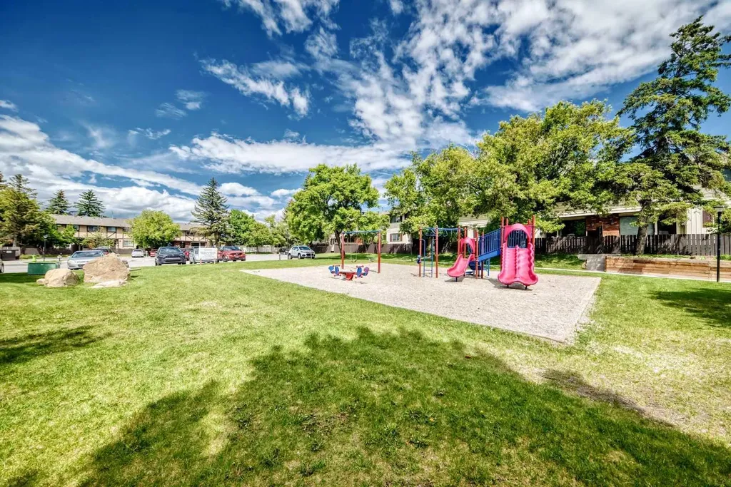 175 Manora Place NE Calgary AB T2A 5P7