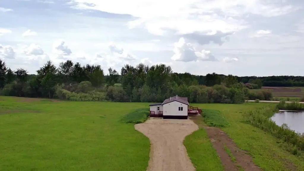 413 Spruce Point Estates Place Kinuso AB T0G 2K0