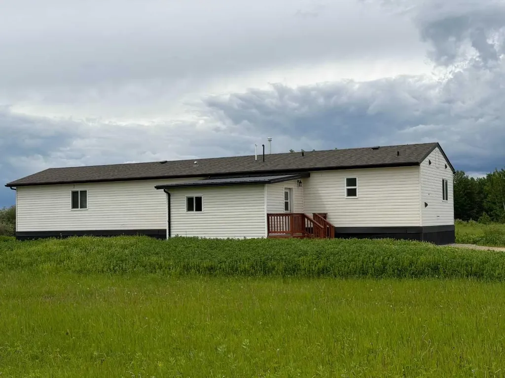413 Spruce Point Estates Place Kinuso AB T0G 2K0