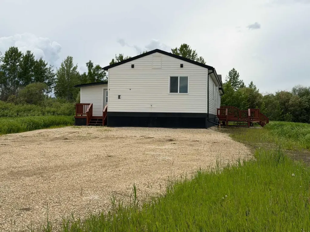 413 Spruce Point Estates Place Kinuso AB T0G 2K0