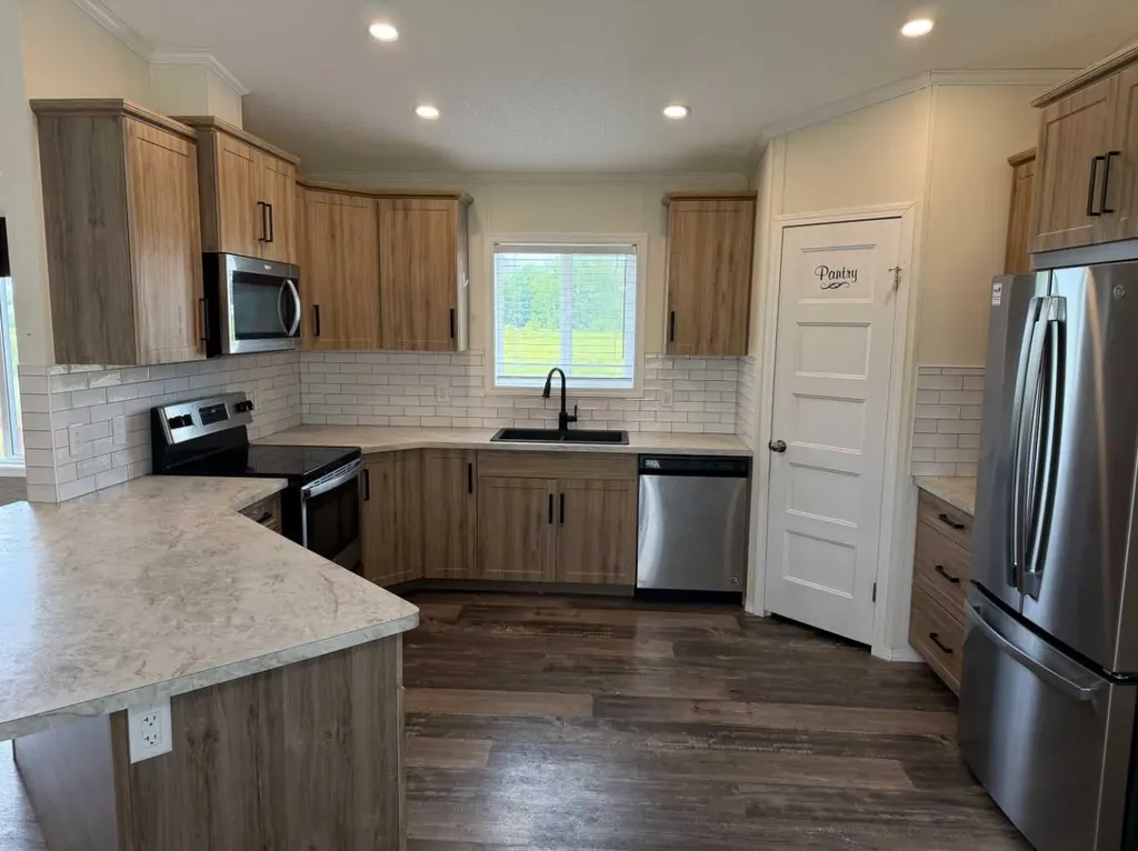 413 Spruce Point Estates Place Kinuso AB T0G 2K0