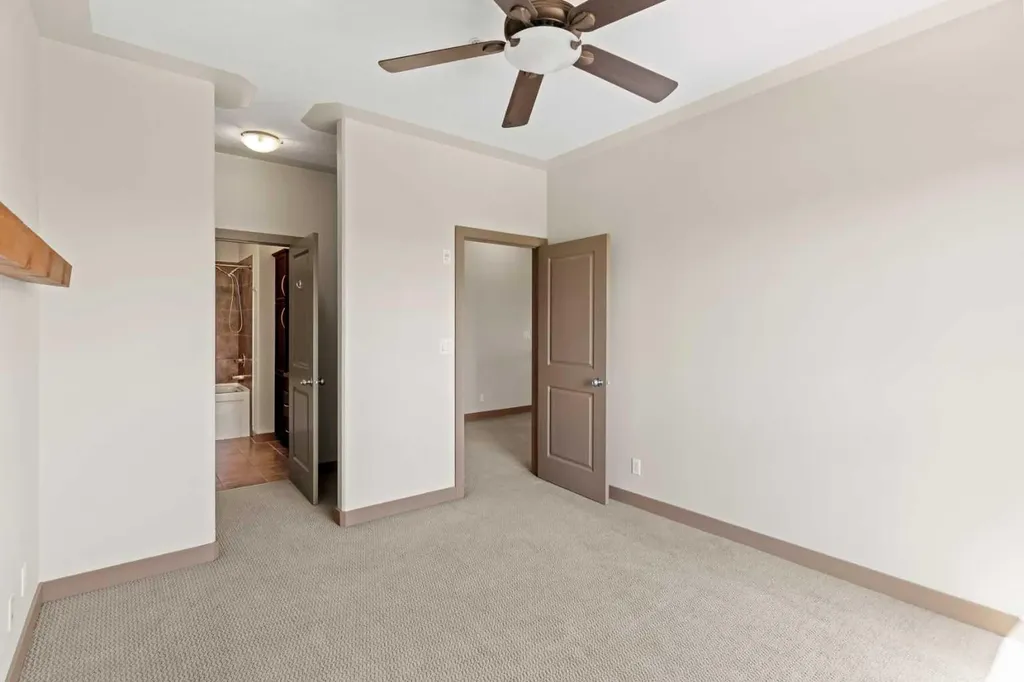 35 Inglewood Park SE Calgary AB T2G 1B5