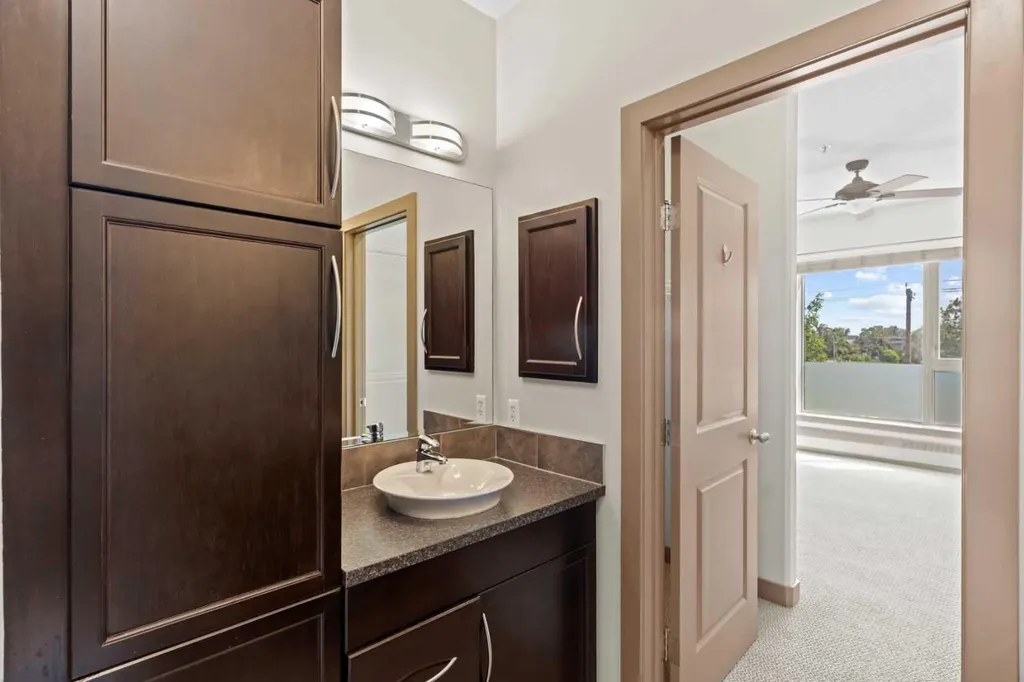 35 Inglewood Park SE Calgary AB T2G 1B5