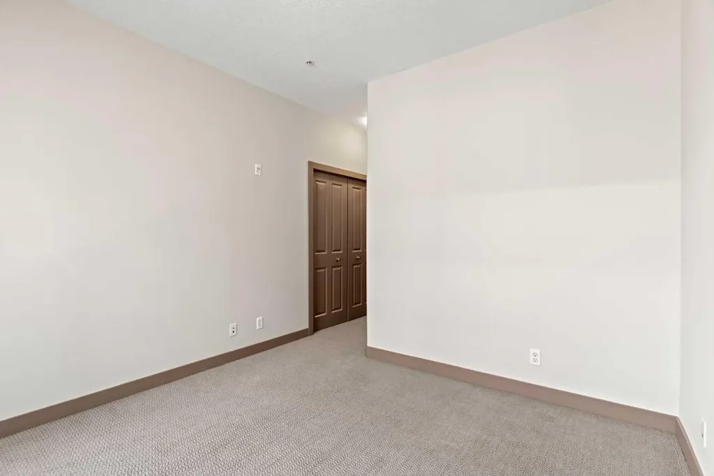 35 Inglewood Park SE Calgary AB T2G 1B5