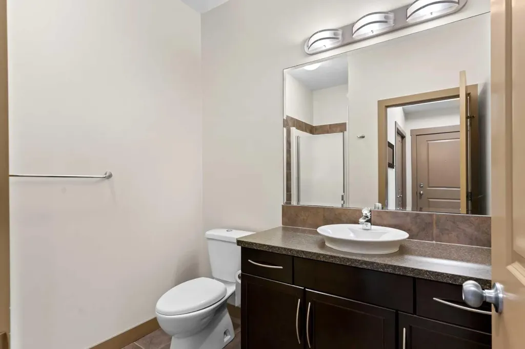 35 Inglewood Park SE Calgary AB T2G 1B5
