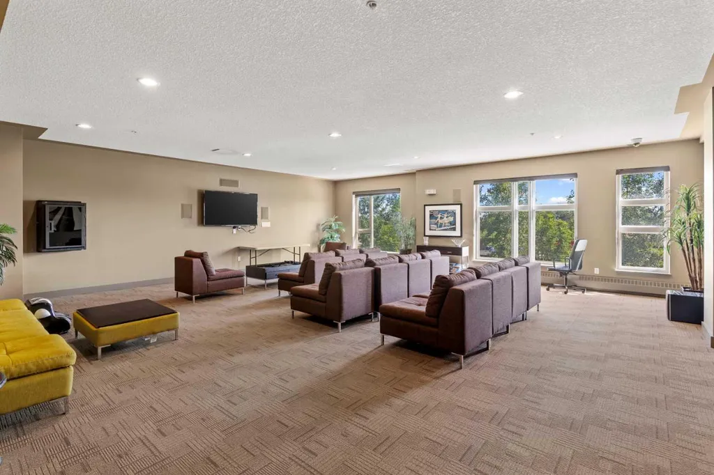 35 Inglewood Park SE Calgary AB T2G 1B5