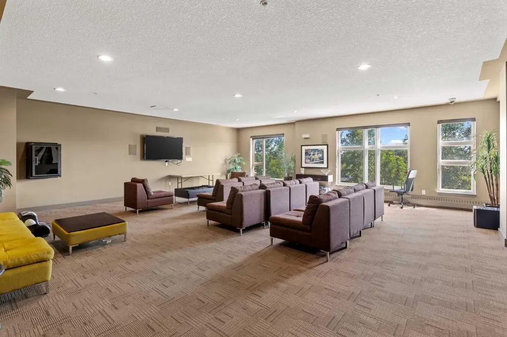 35 Inglewood Park SE Calgary AB T2G 1B5