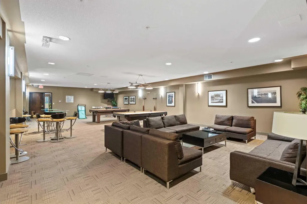 35 Inglewood Park SE Calgary AB T2G 1B5