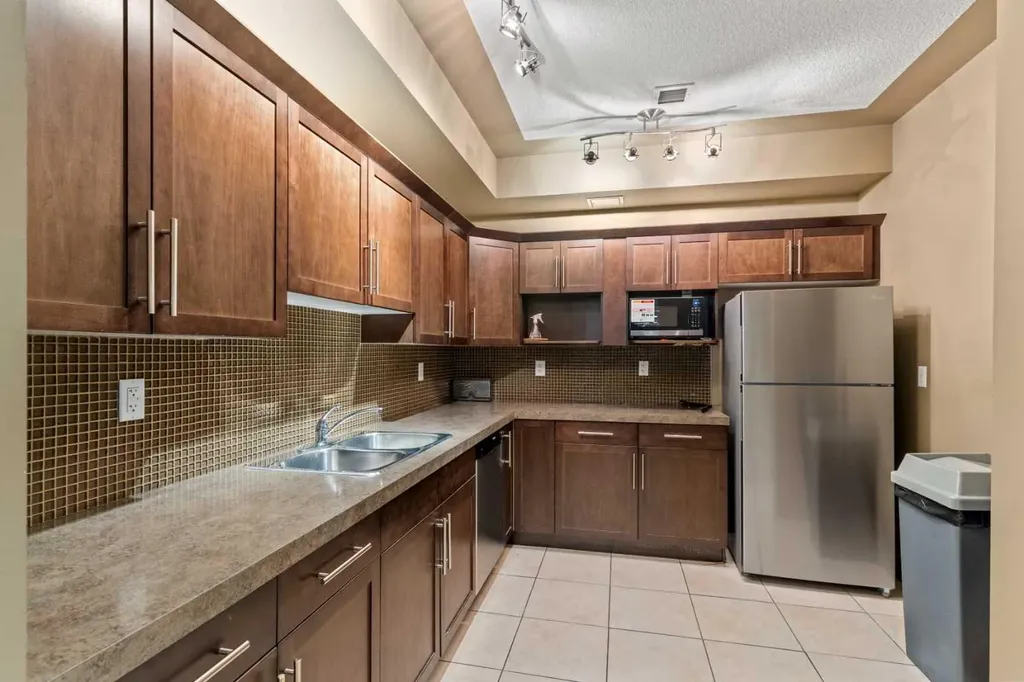 35 Inglewood Park SE Calgary AB T2G 1B5