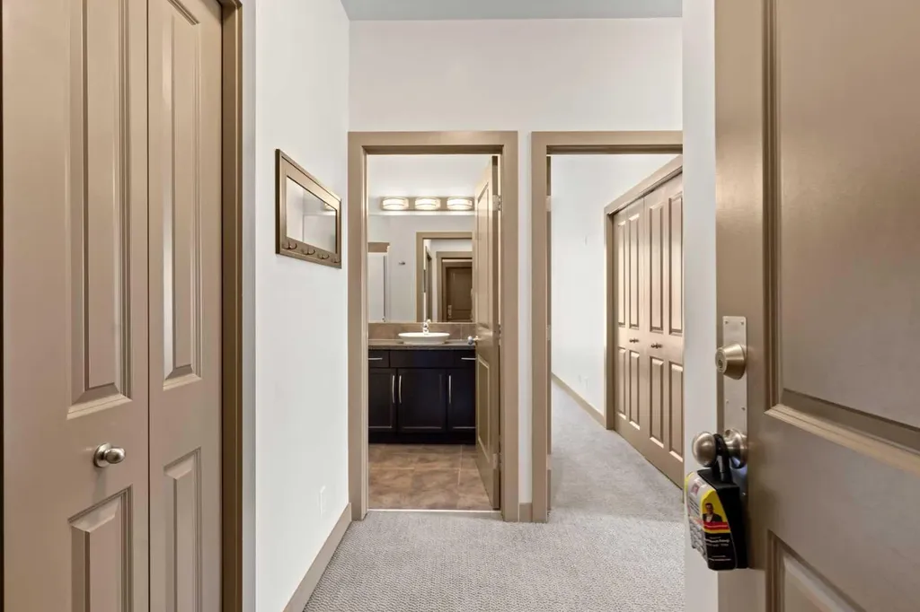 35 Inglewood Park SE Calgary AB T2G 1B5