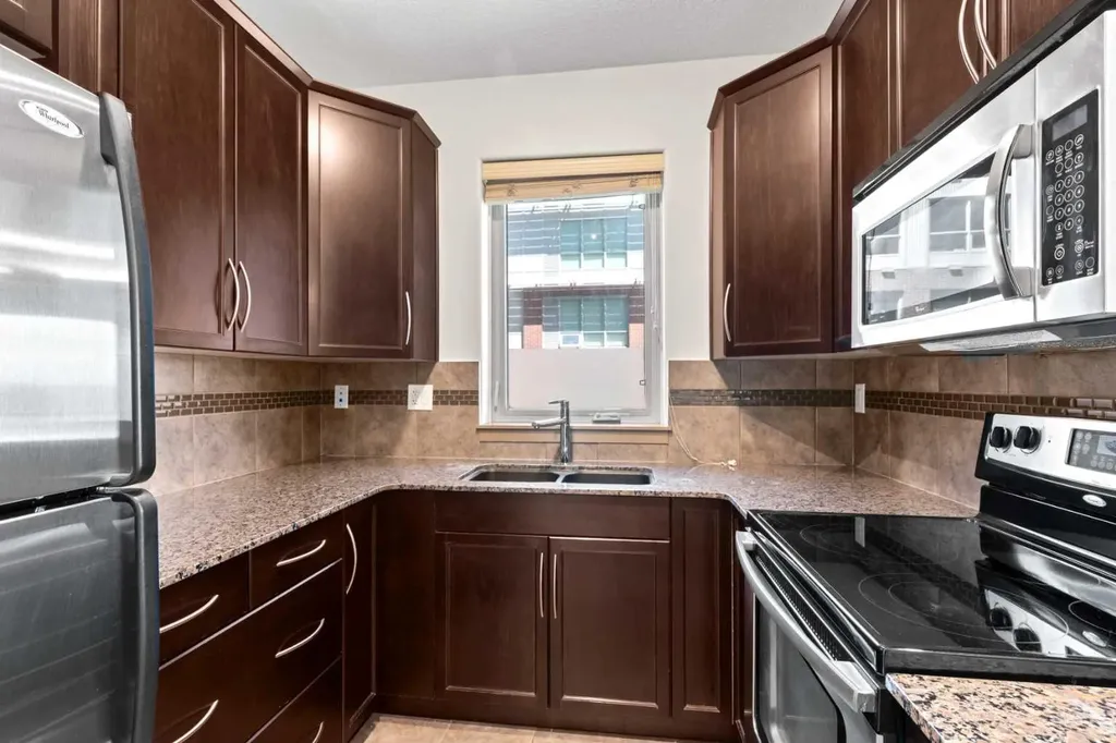 35 Inglewood Park SE Calgary AB T2G 1B5
