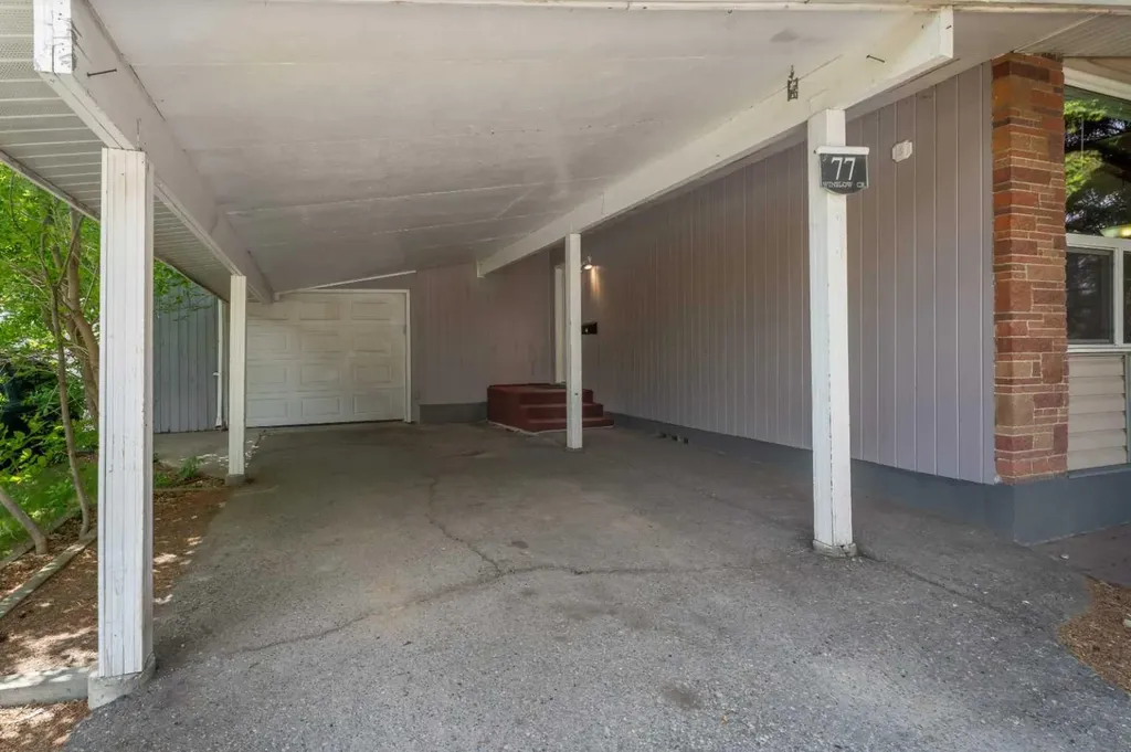 77 Winslow Crescent SW Calgary AB T3C 2R3