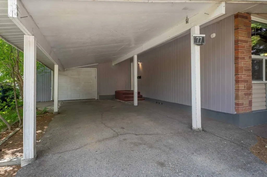 77 Winslow Crescent SW Calgary AB T3C 2R3