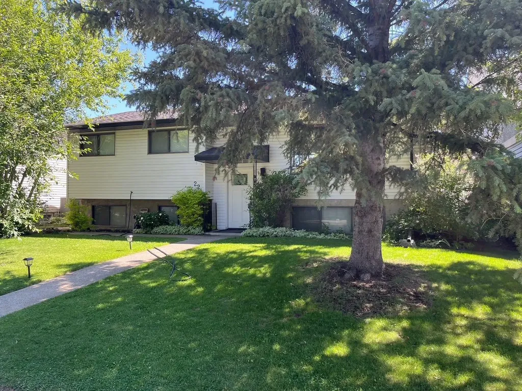 224 Whitewood Place NE Calgary AB T1Y 3N4
