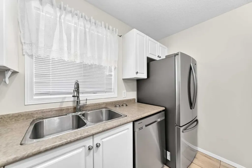 5500 Somervale Court SW Calgary AB T2Y 4L9