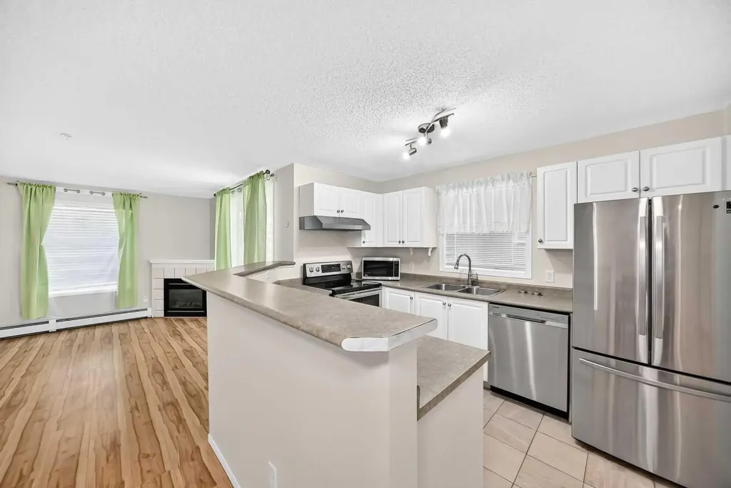 5500 Somervale Court SW Calgary AB T2Y 4L9