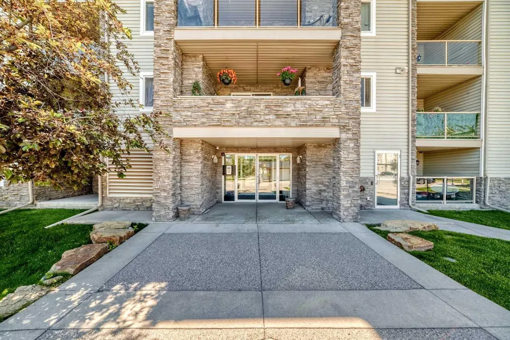 5500 Somervale Court SW Calgary AB T2Y 4L9