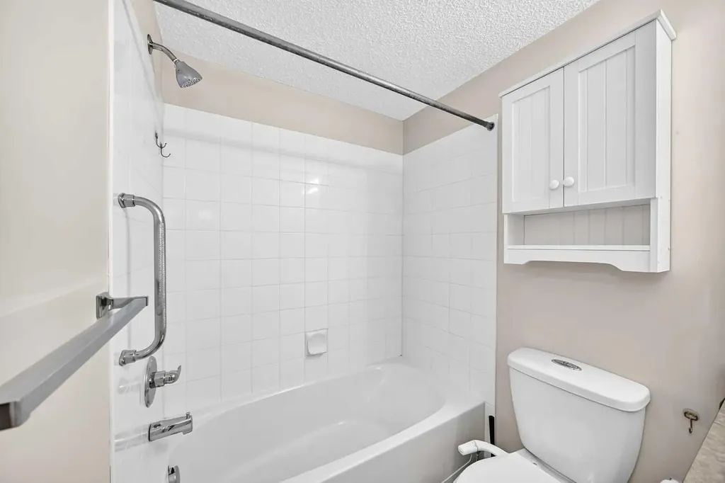 5500 Somervale Court SW Calgary AB T2Y 4L9