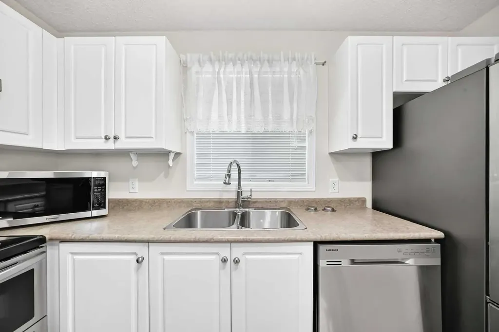 5500 Somervale Court SW Calgary AB T2Y 4L9