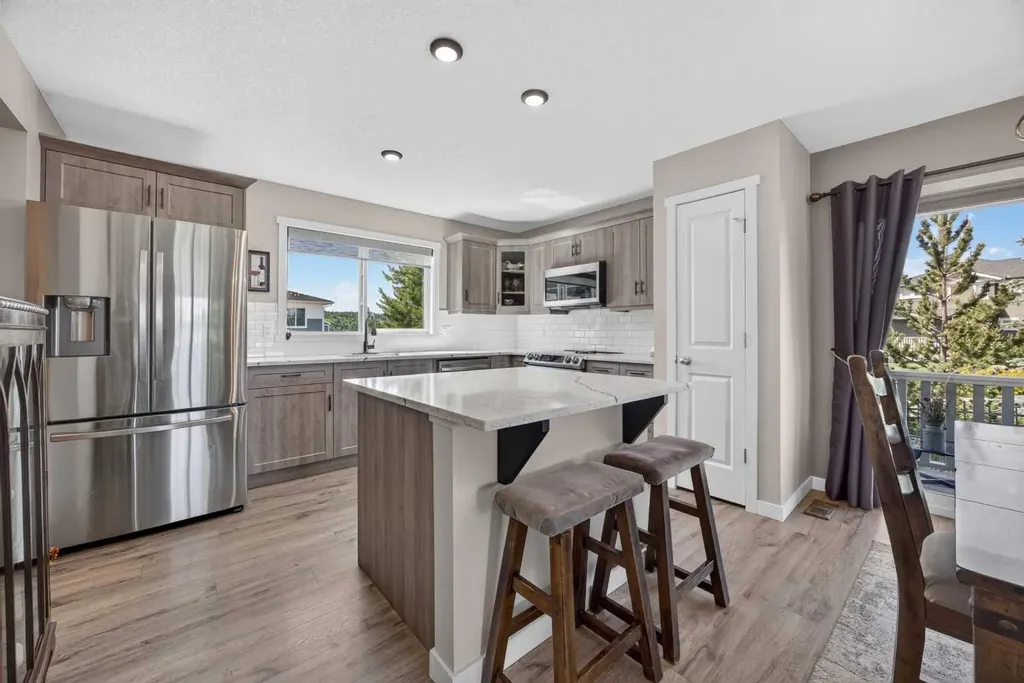 124 Sunvalley Road Cochrane AB T4C 0X8