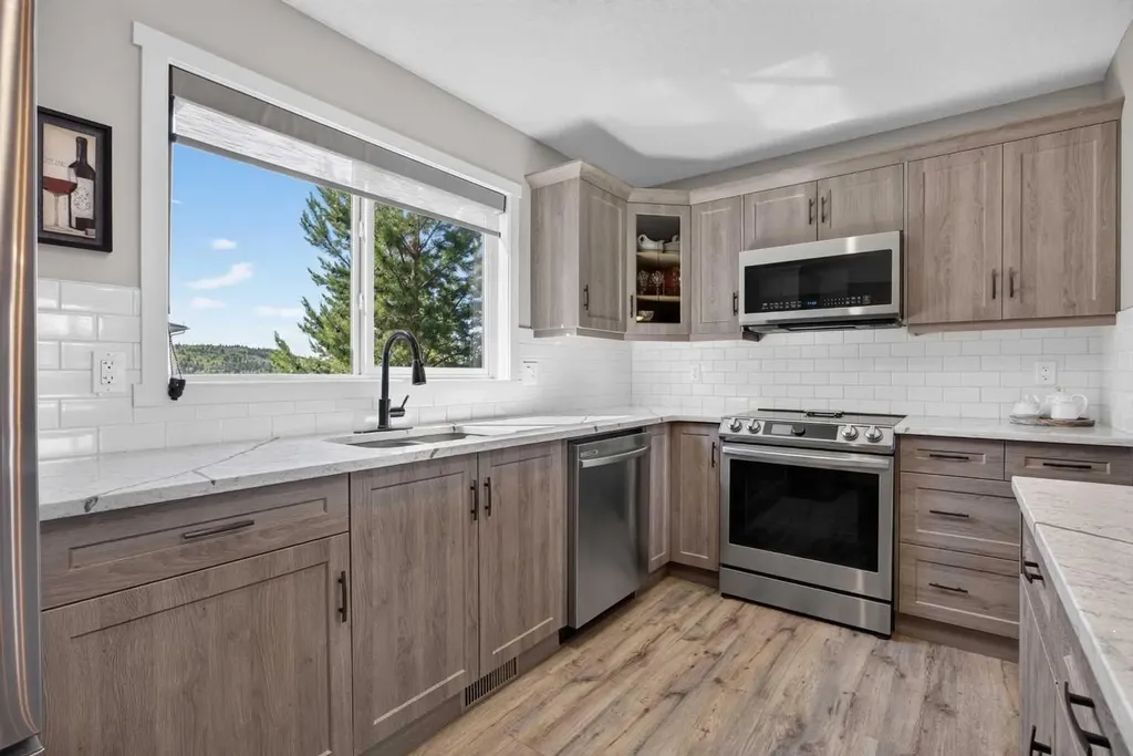 124 Sunvalley Road Cochrane AB T4C 0X8