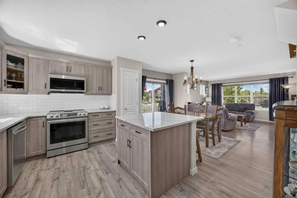 124 Sunvalley Road Cochrane AB T4C 0X8