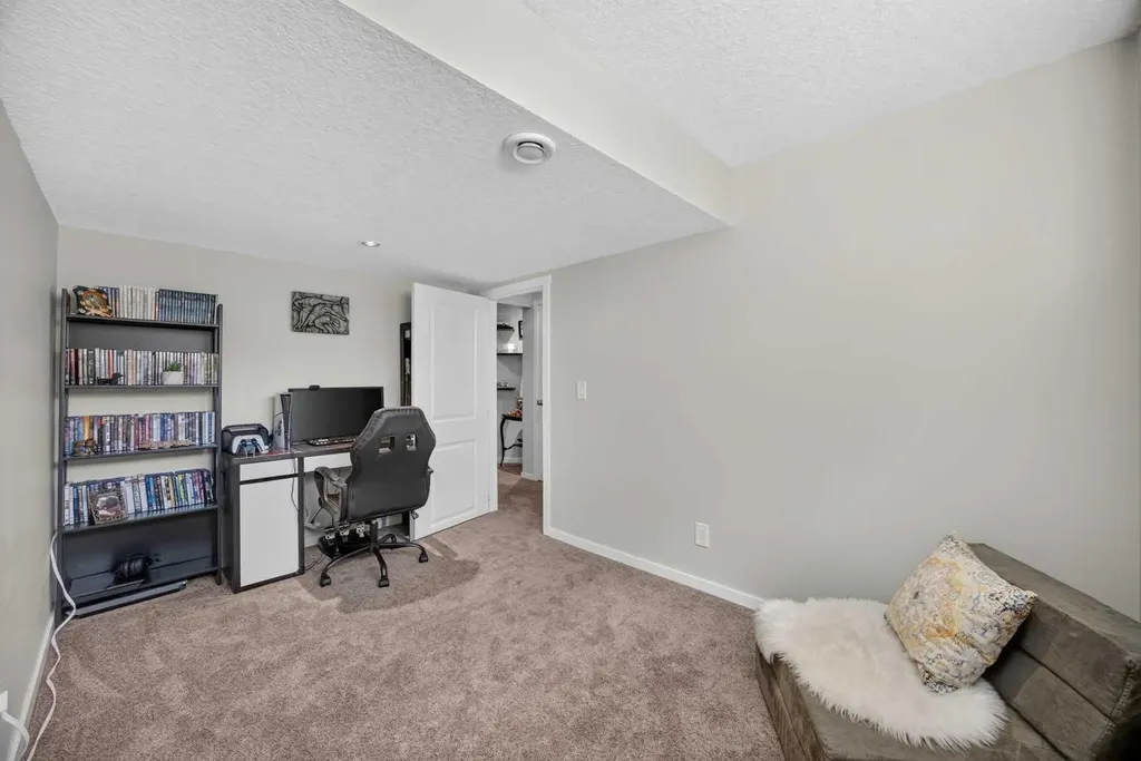 124 Sunvalley Road Cochrane AB T4C 0X8