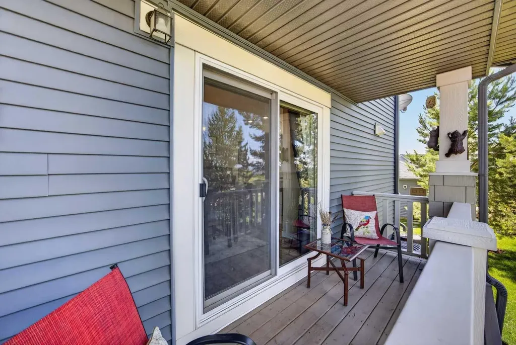 124 Sunvalley Road Cochrane AB T4C 0X8