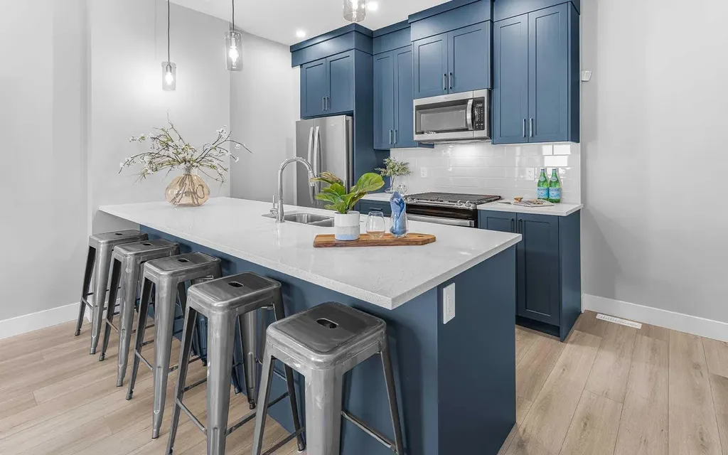 255 Rowmont Boulevard NW Calgary AB T3L 0M2