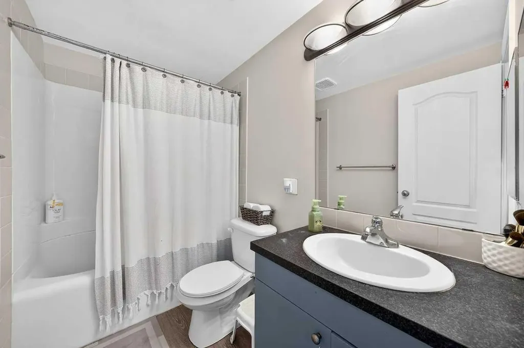 538 Woodbine Boulevard SW Calgary AB T2W4Z9