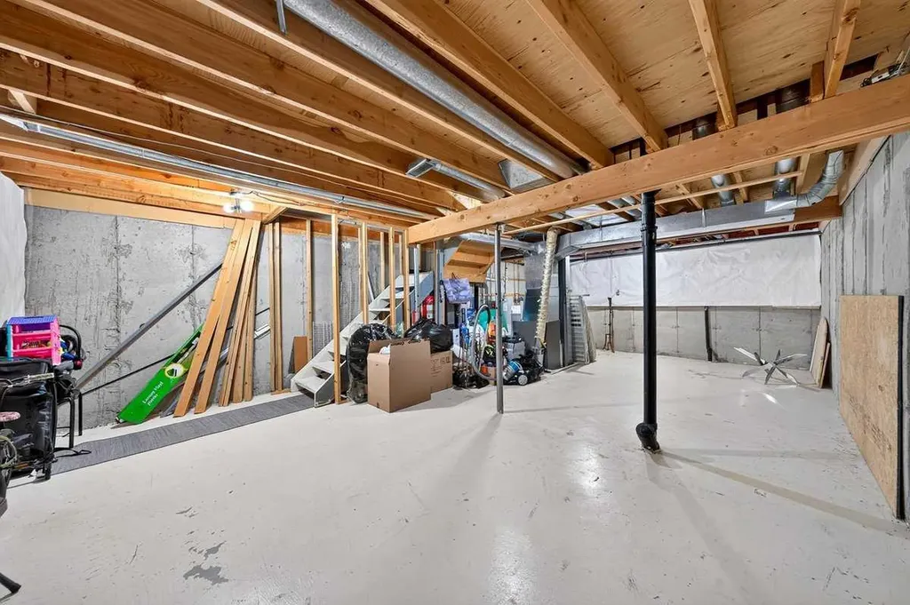 538 Woodbine Boulevard SW Calgary AB T2W4Z9