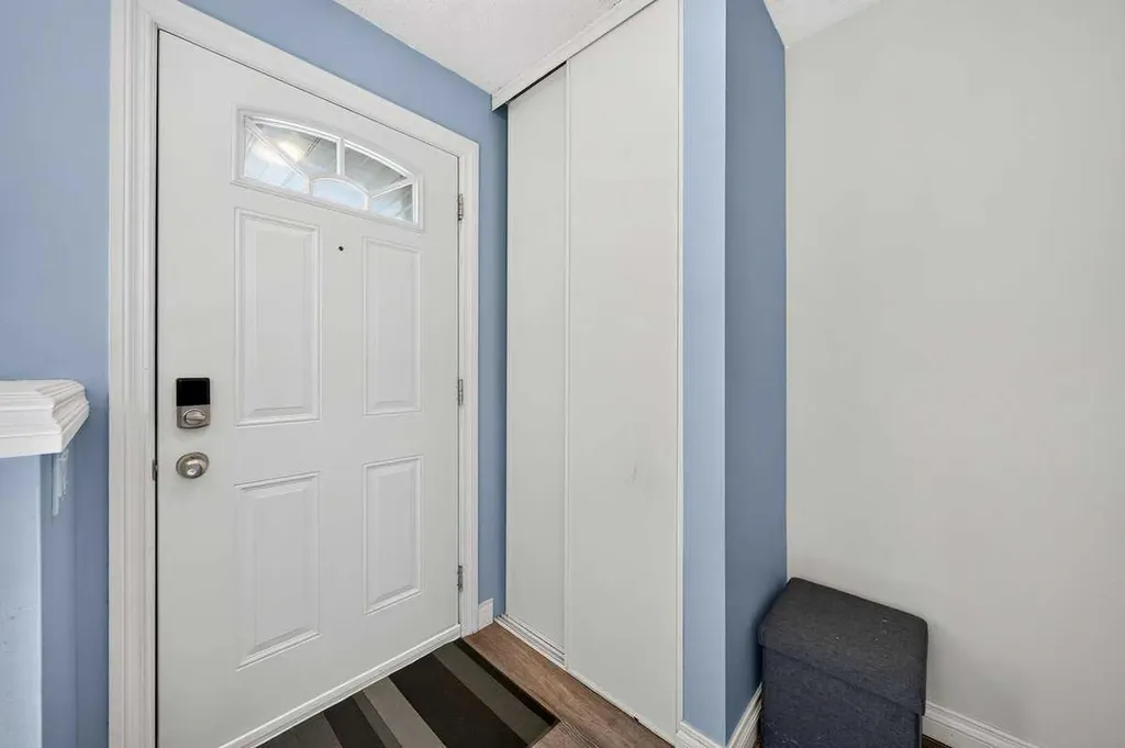 538 Woodbine Boulevard SW Calgary AB T2W4Z9