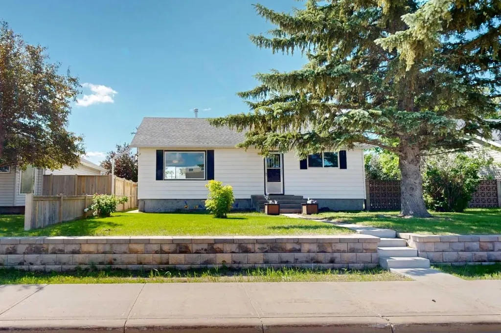 4707 51 Avenue Stettler AB T4K1A3