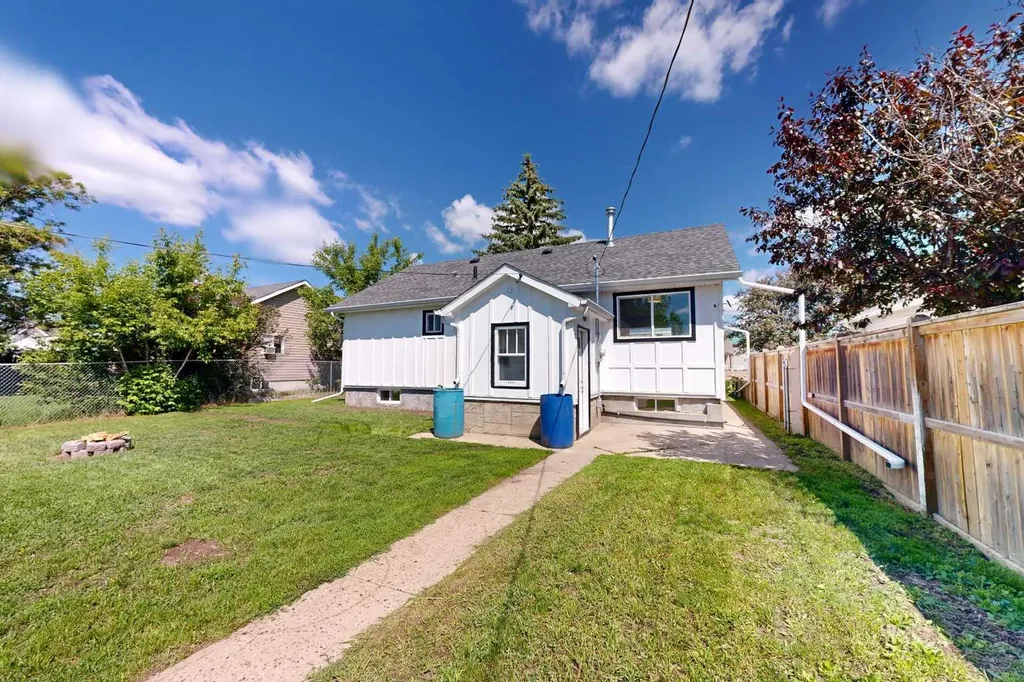 4707 51 Avenue Stettler AB T4K1A3