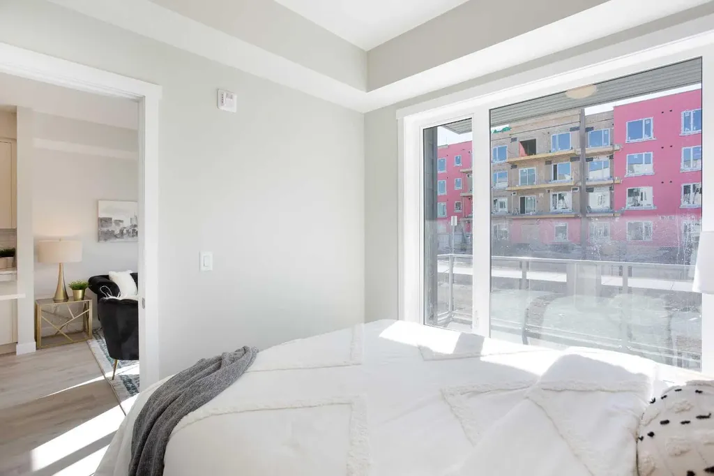 660 Shawnee Square Calgary AB T2Y 0X6