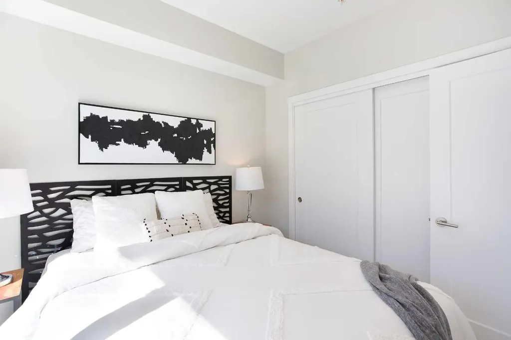 660 Shawnee Square Calgary AB T2Y 0X6