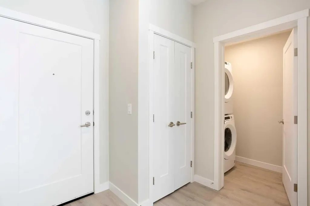 660 Shawnee Square Calgary AB T2Y 0X6