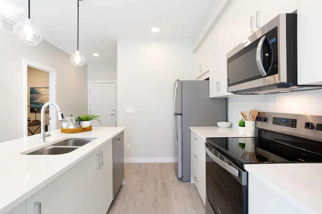 660 Shawnee Square Calgary AB T2Y 0X6