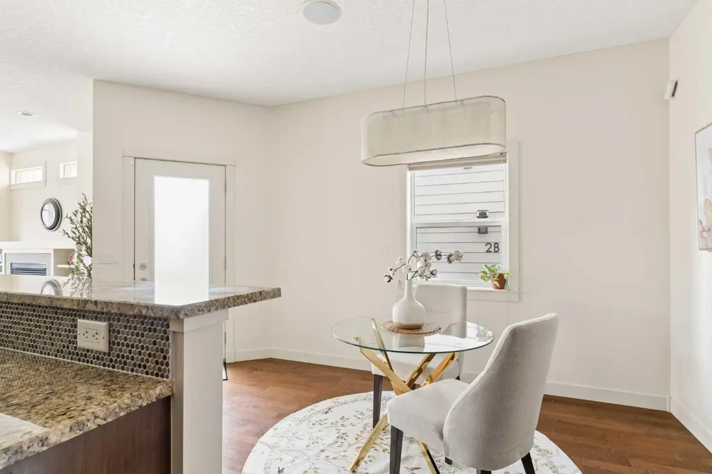 1932 35 Street SW Calgary AB T3E 2X3