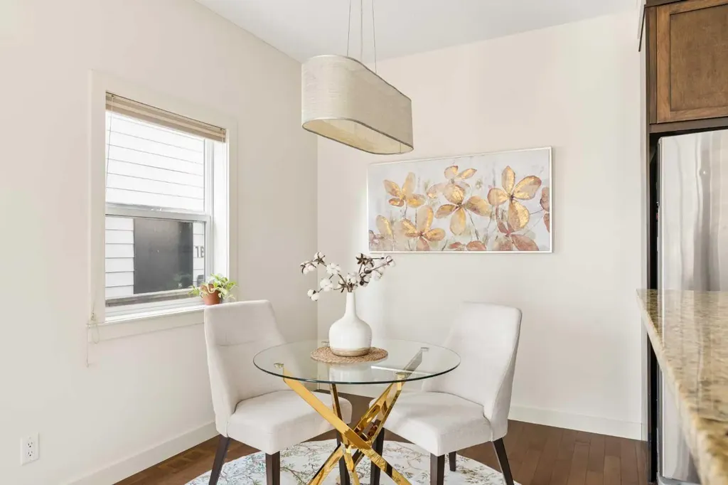 1932 35 Street SW Calgary AB T3E 2X3