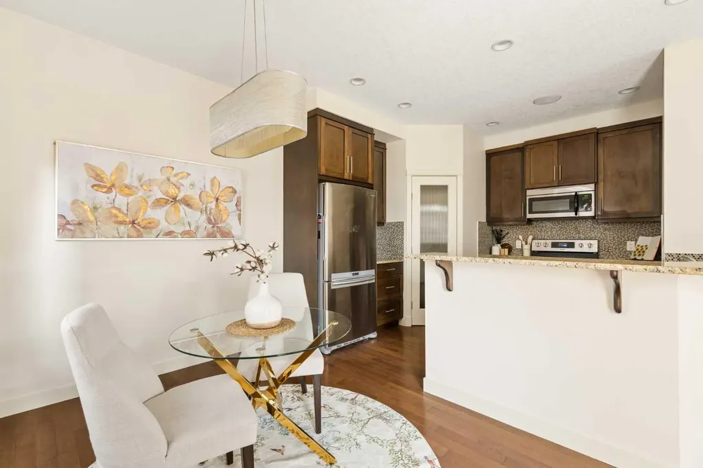 1932 35 Street SW Calgary AB T3E 2X3