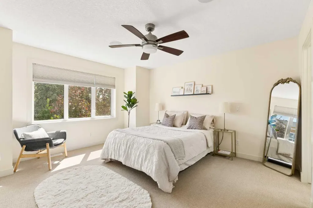 1932 35 Street SW Calgary AB T3E 2X3