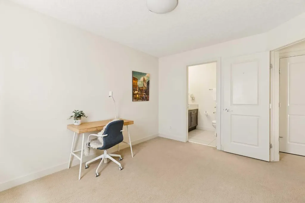 1932 35 Street SW Calgary AB T3E 2X3