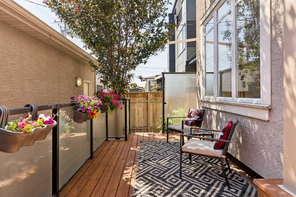 1932 35 Street SW Calgary AB T3E 2X3